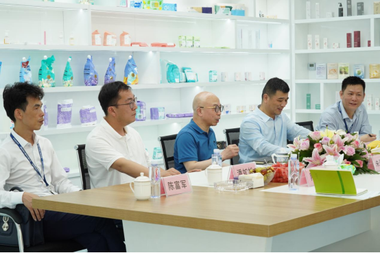 湃洵科技集团董事长李仙林先生莅临湖南湃洵,参观并指导生产研发工作
